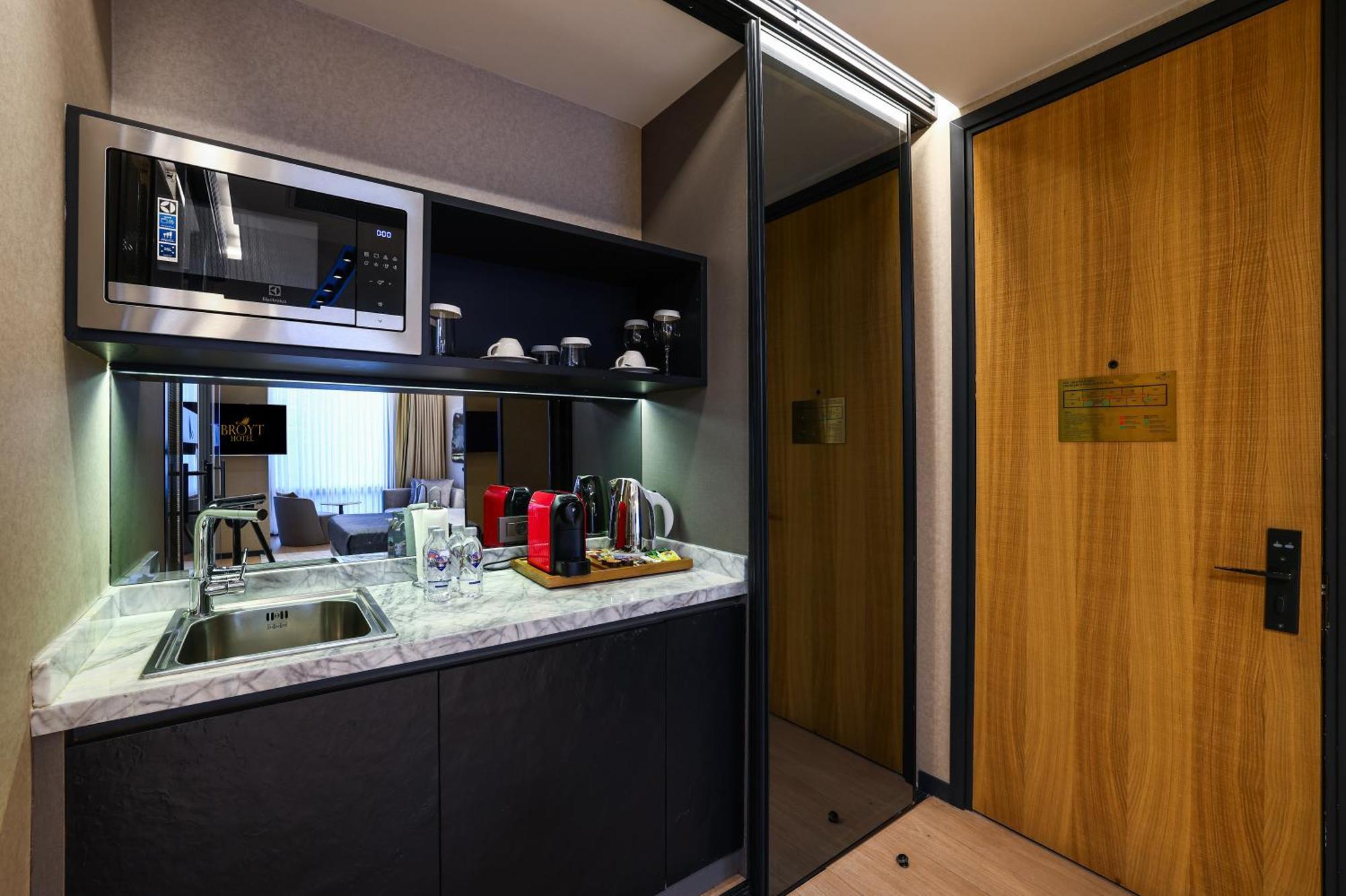 Broyt Hotel อิสตันบูล ภายนอก รูปภาพ