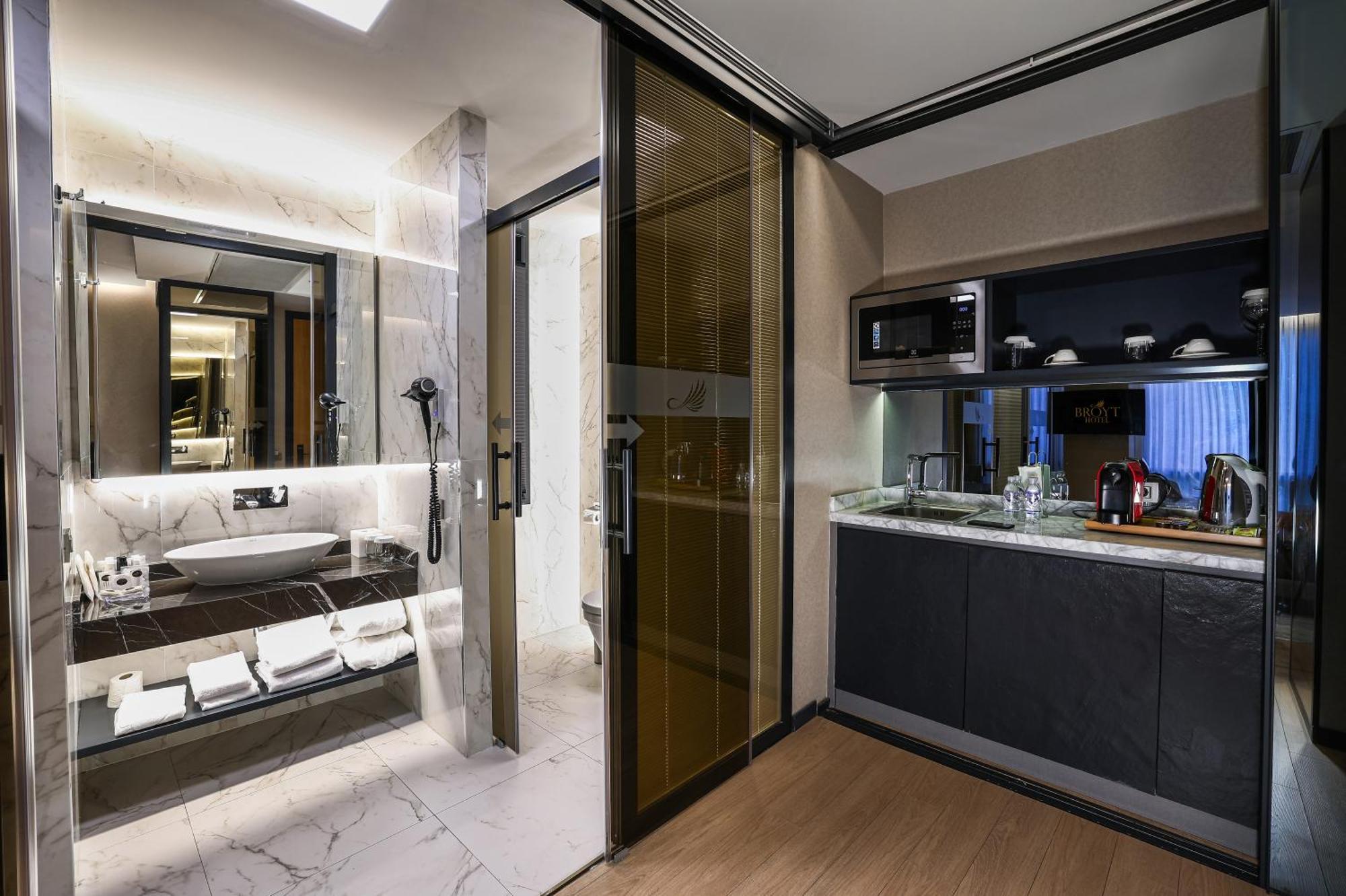 Broyt Hotel อิสตันบูล ภายนอก รูปภาพ