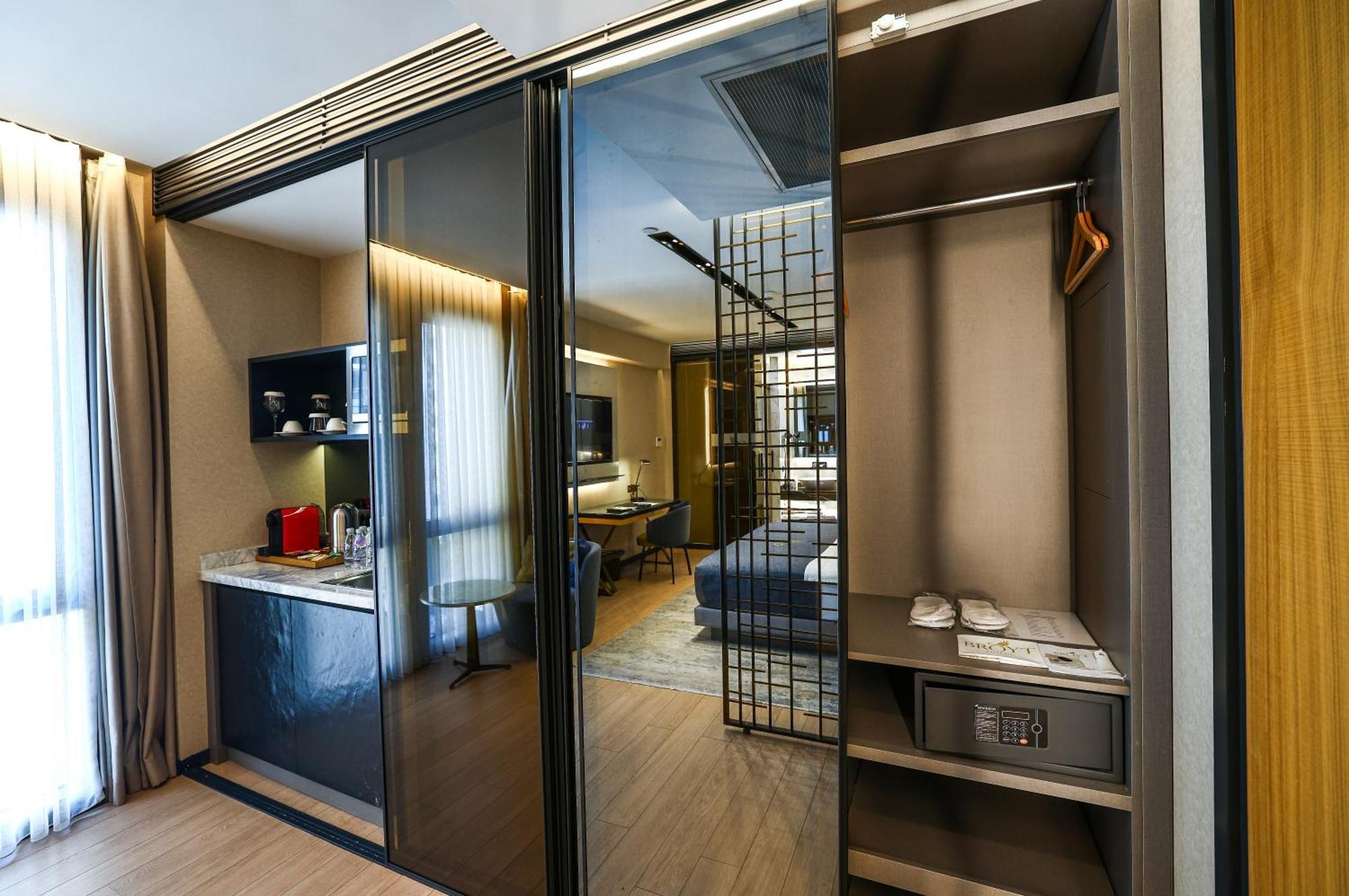 Broyt Hotel อิสตันบูล ภายนอก รูปภาพ