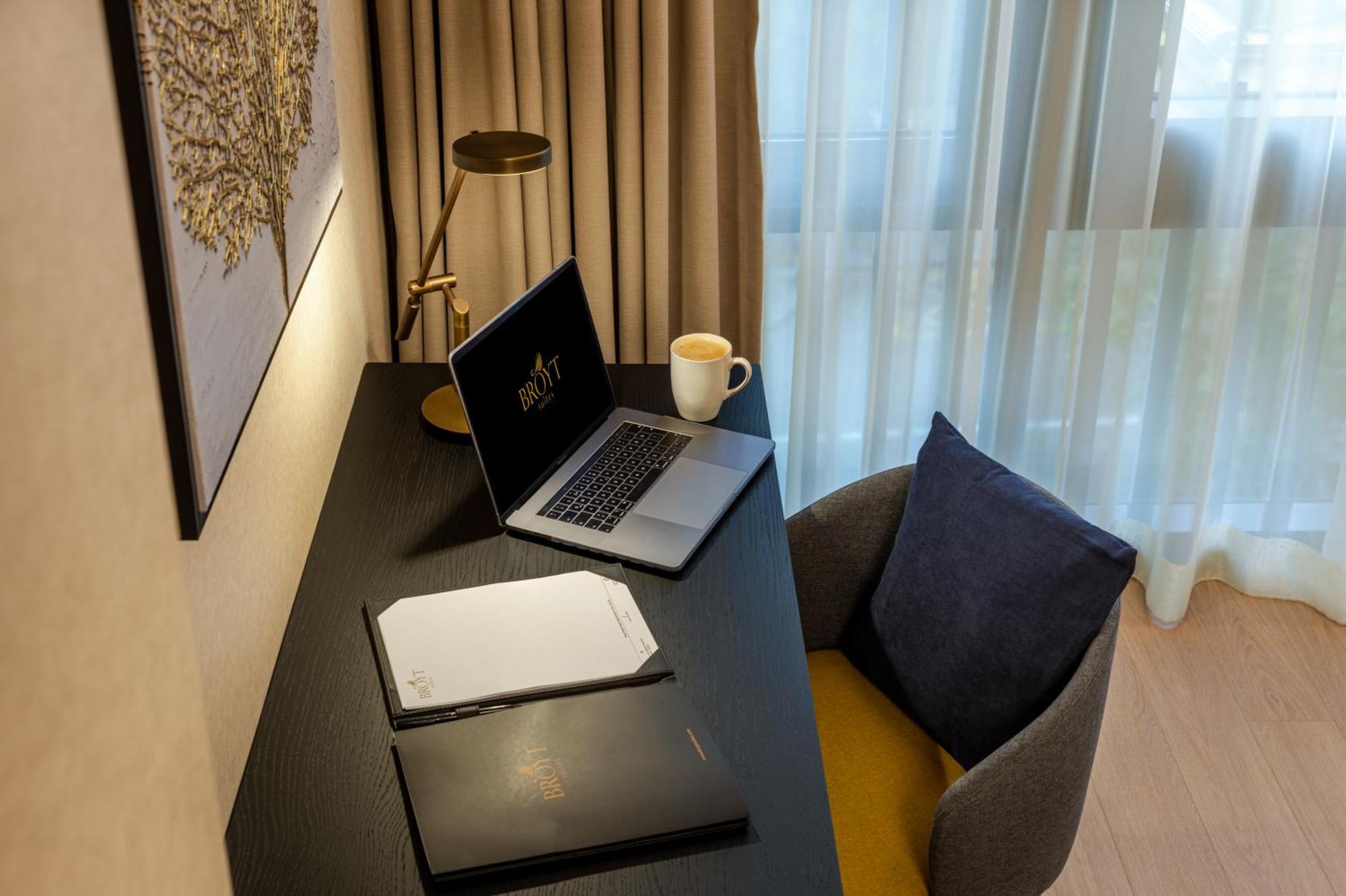 Broyt Hotel อิสตันบูล ภายนอก รูปภาพ